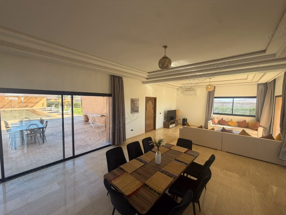 Exceptional villa on 2 titled hectares - Bourous,