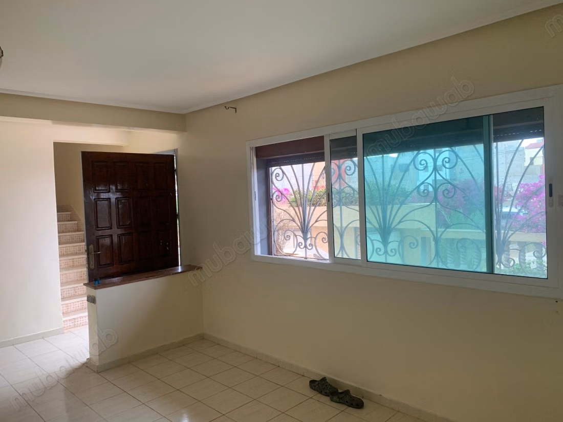 Stunning villa for sale in Dar Bouazza. 1 Room. Reinforced door and secured residence