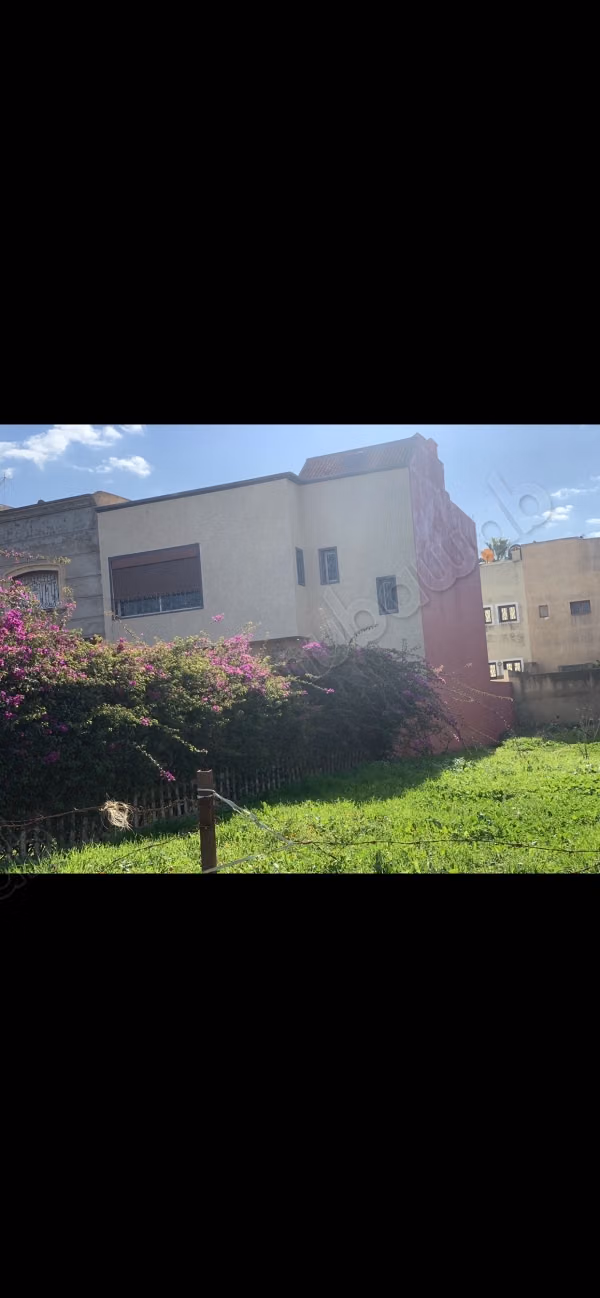 Stunning villa for sale in Dar Bouazza. 1 Room. Reinforced door and secured residence