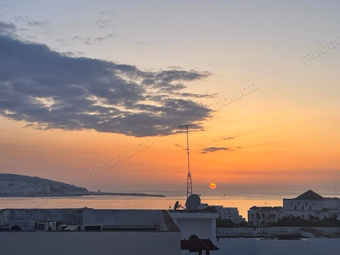 Amplio apartamento en venta con vista al mar