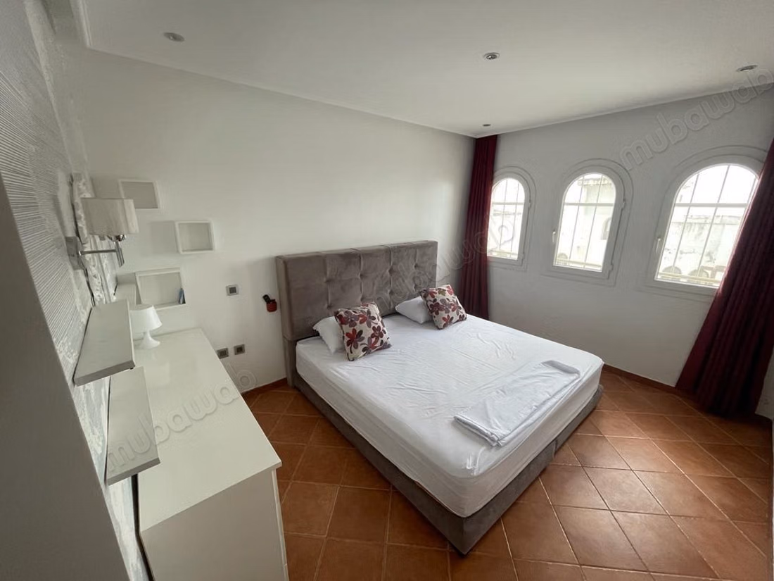 Amplio apartamento en venta con vista al mar