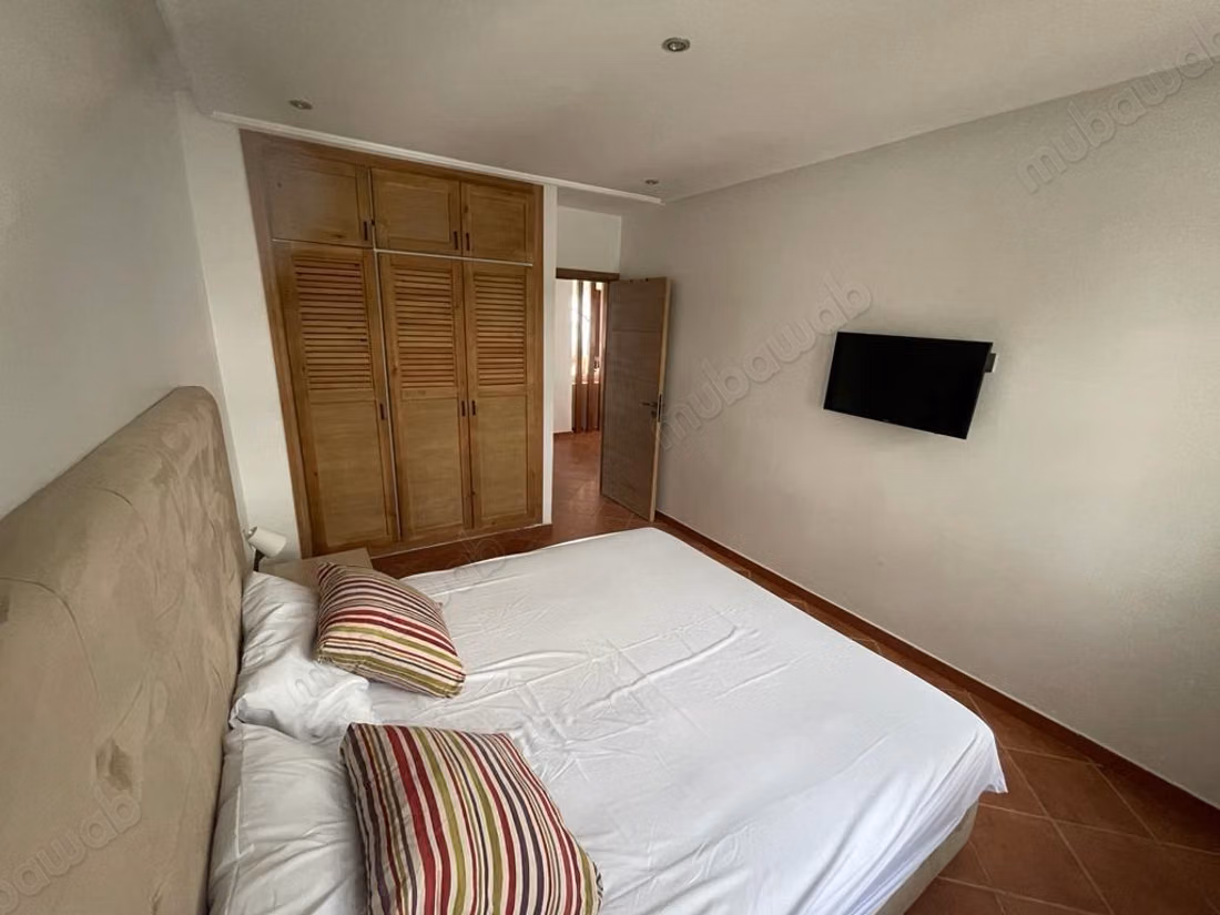 Amplio apartamento en venta con vista al mar
