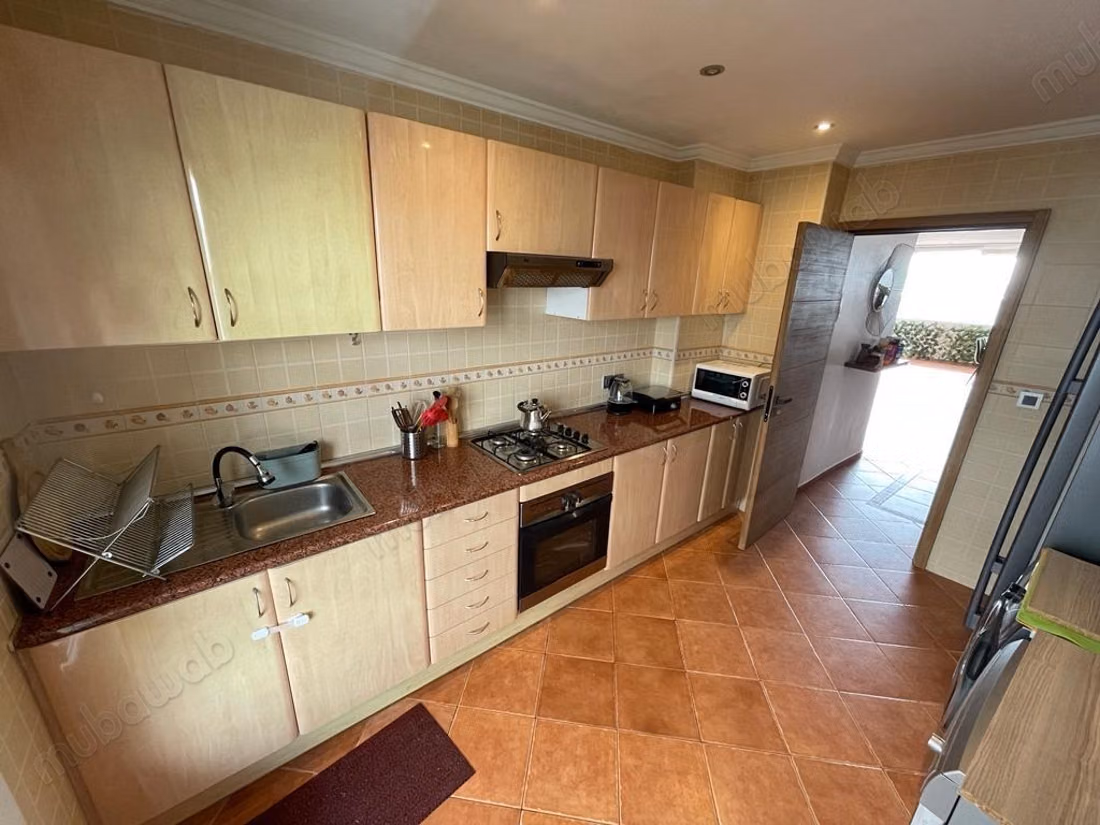 Amplio apartamento en venta con vista al mar