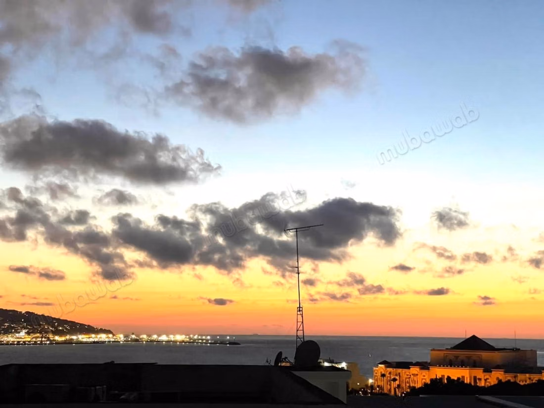 Amplio apartamento en venta con vista al mar