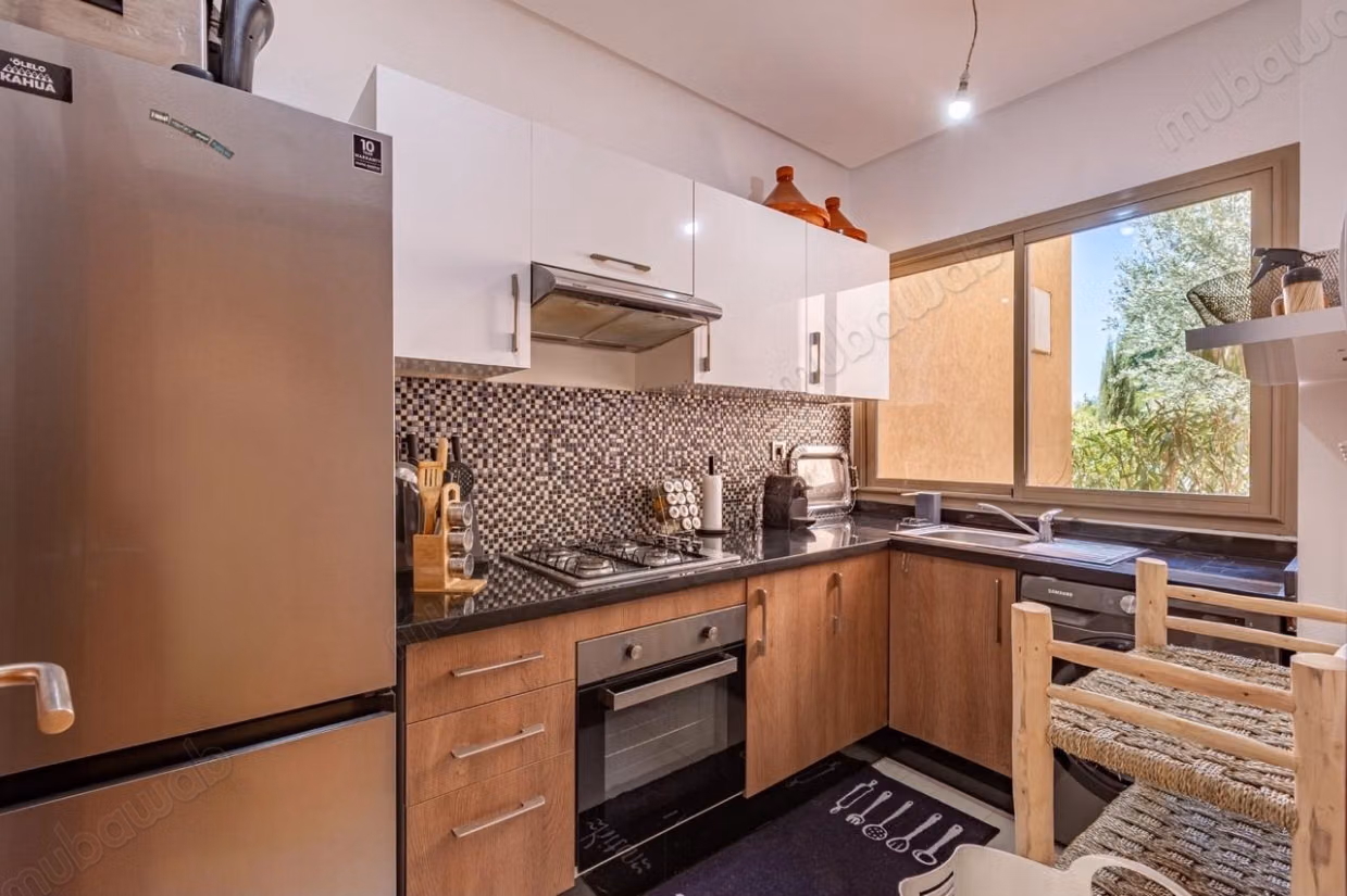 Ongemeubileerd T4 appartement te huur in Prestigia