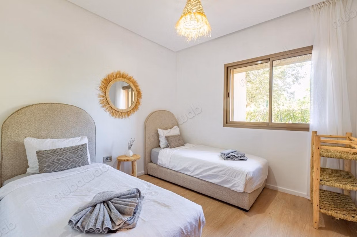 Ongemeubileerd T4 appartement te huur in Prestigia