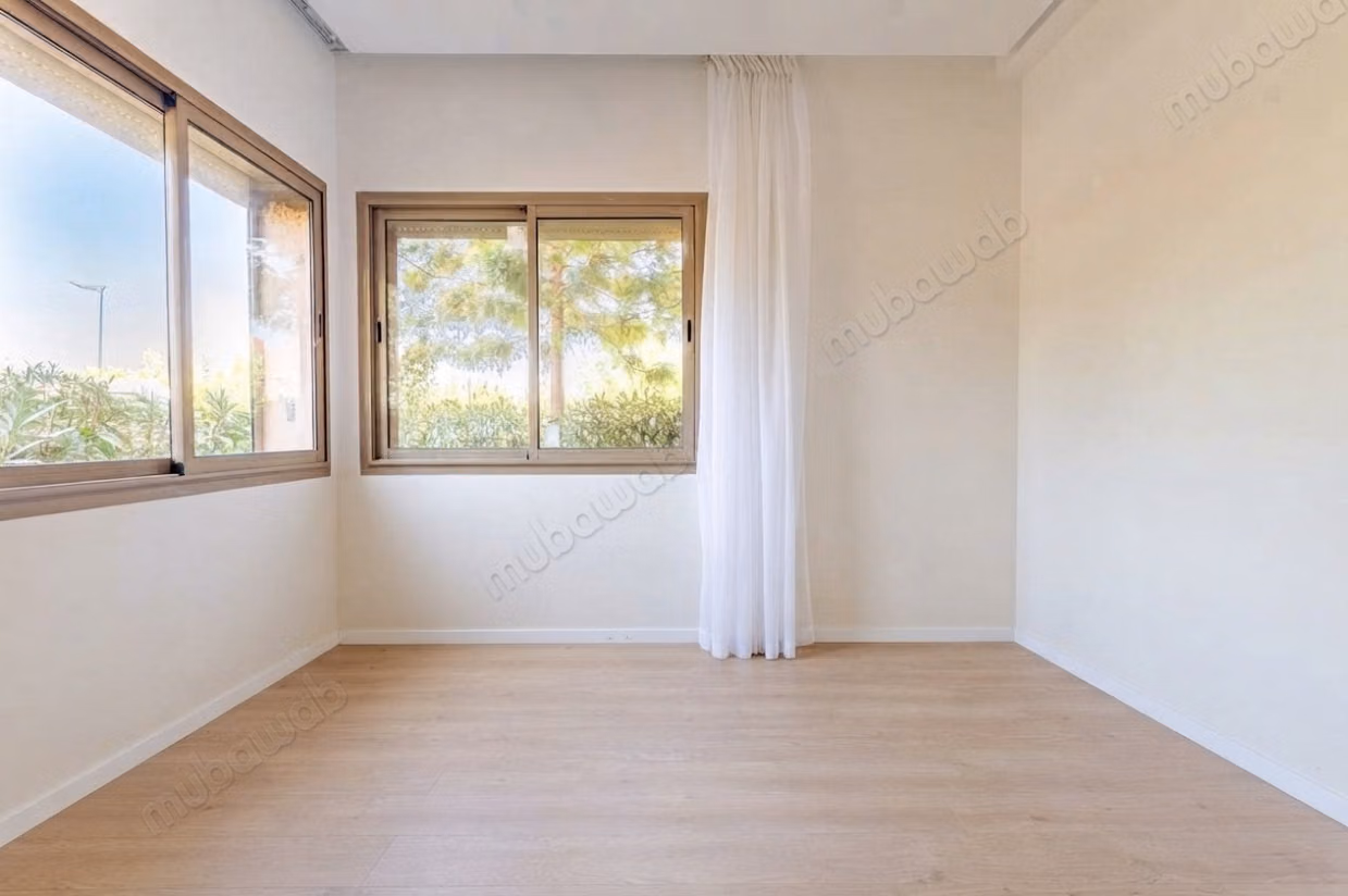 Apartamento T4 sin amueblar en alquiler en Prestigia