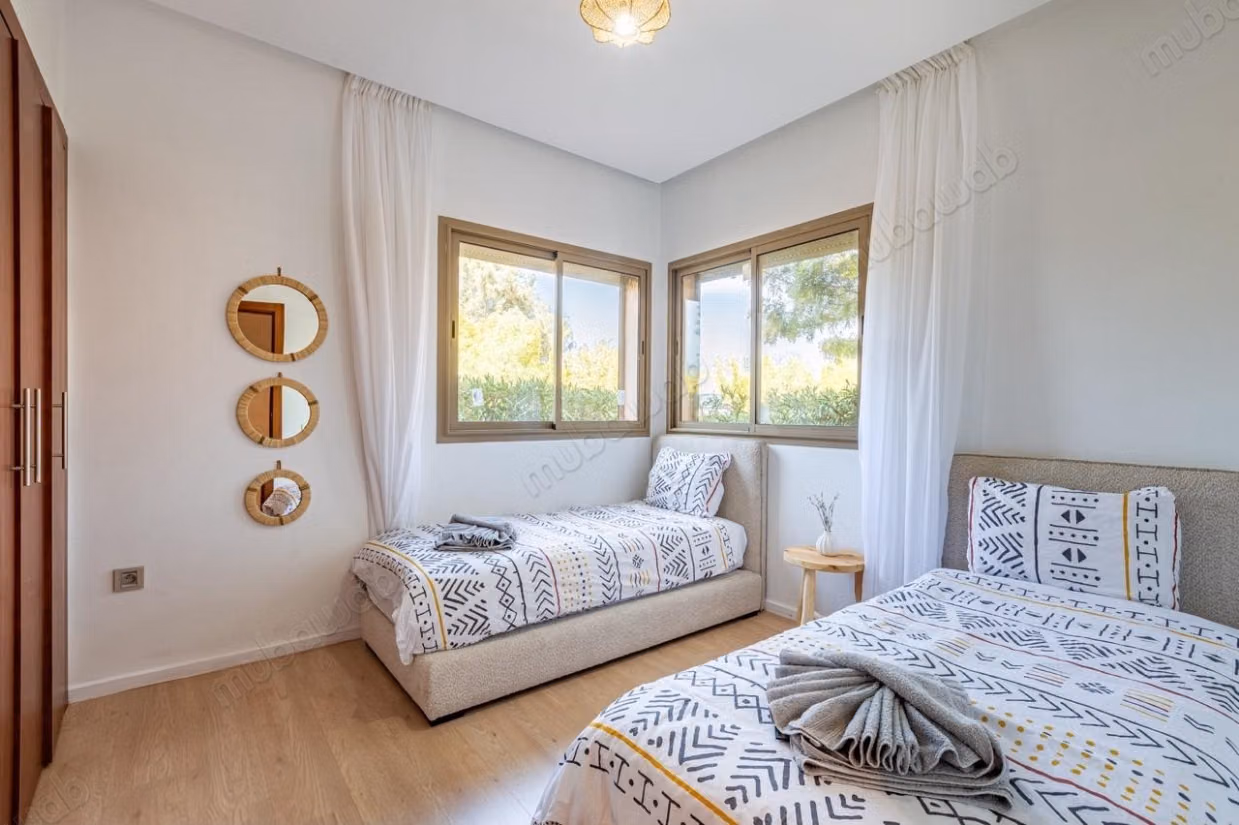 Ongemeubileerd T4 appartement te huur in Prestigia