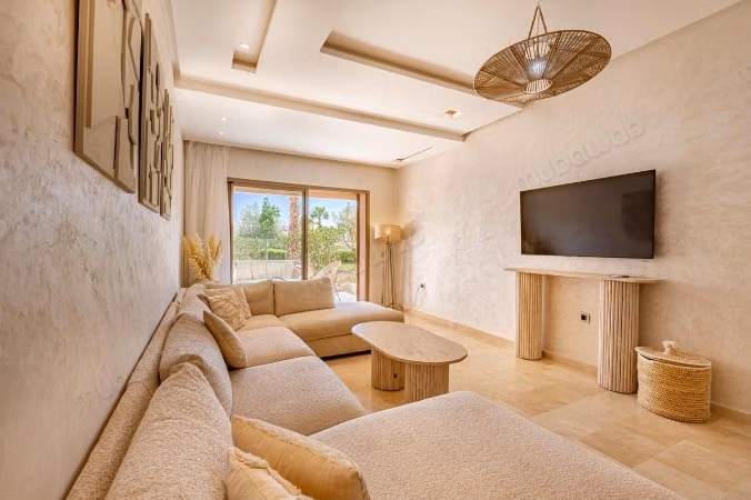 Ongemeubileerd T4 appartement te huur in Prestigia