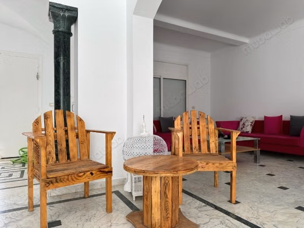 Superbe maison à louer à Sidi Daoued. 5 pièces confortables. Meublé