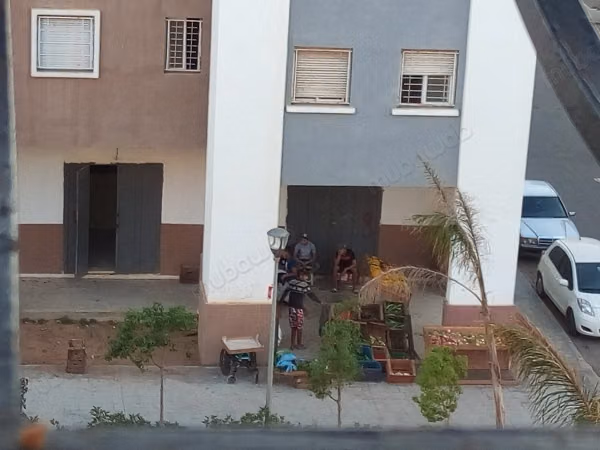 Sell apartment in Hay Oued Dahab. 3 beautiful bedrooms. Secured 24/7