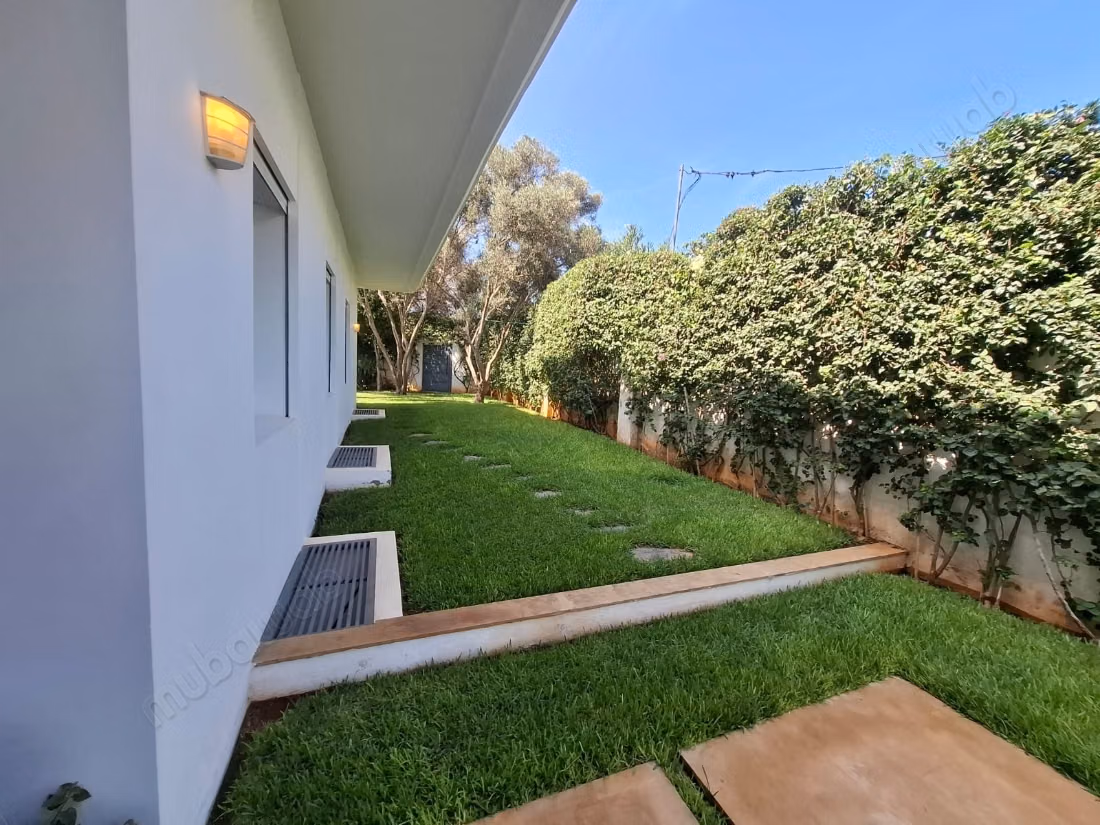 Villa Provenzal de 737 m² con Piscina, Ain Diab