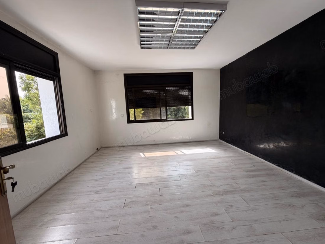 Luxury villa for rent in Souissi. 6 bedrooms. Terrace and garden