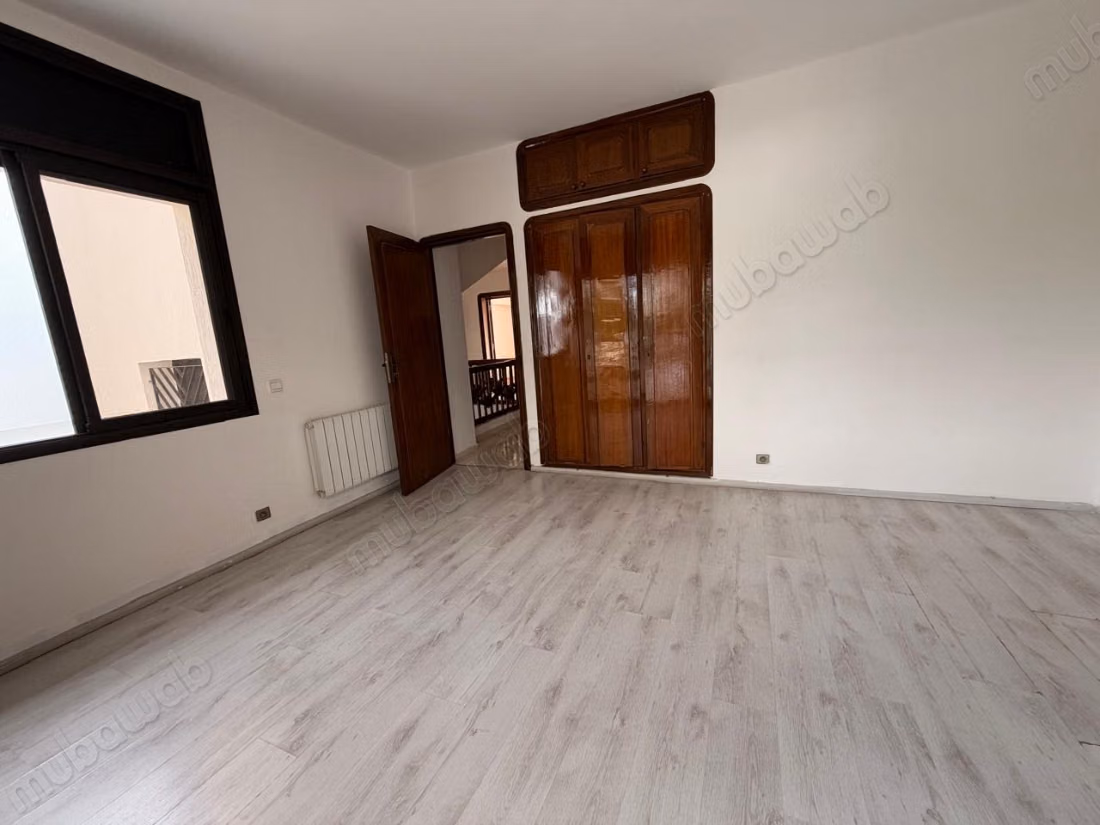 Luxury villa for rent in Souissi. 6 bedrooms. Terrace and garden