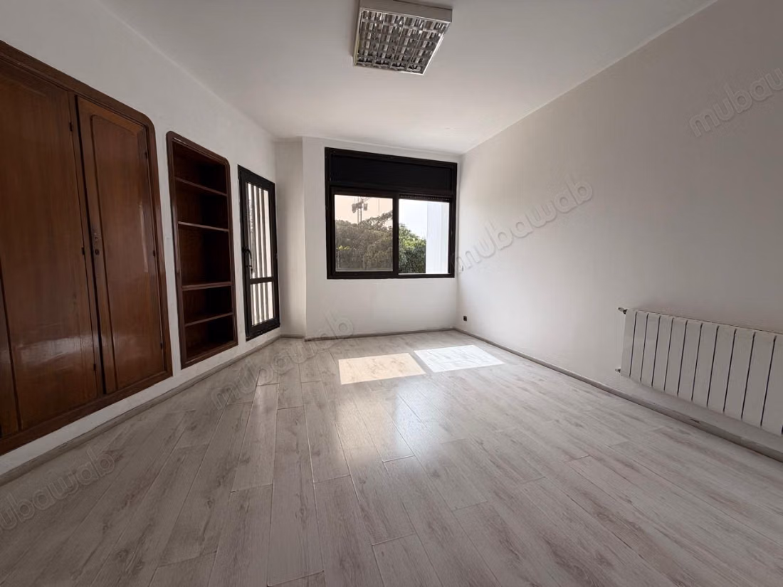 Luxury villa for rent in Souissi. 6 bedrooms. Terrace and garden