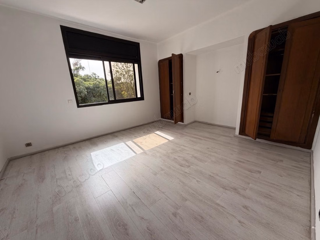 Luxury villa for rent in Souissi. 6 bedrooms. Terrace and garden