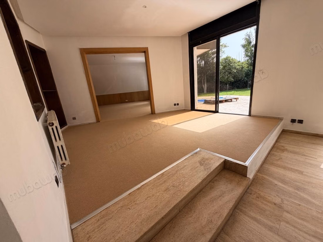 Luxury villa for rent in Souissi. 6 bedrooms. Terrace and garden