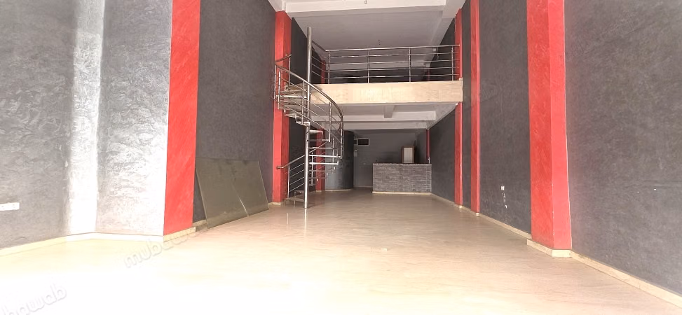 Local Com 2 rideaux Gaine 230m2 Maarif