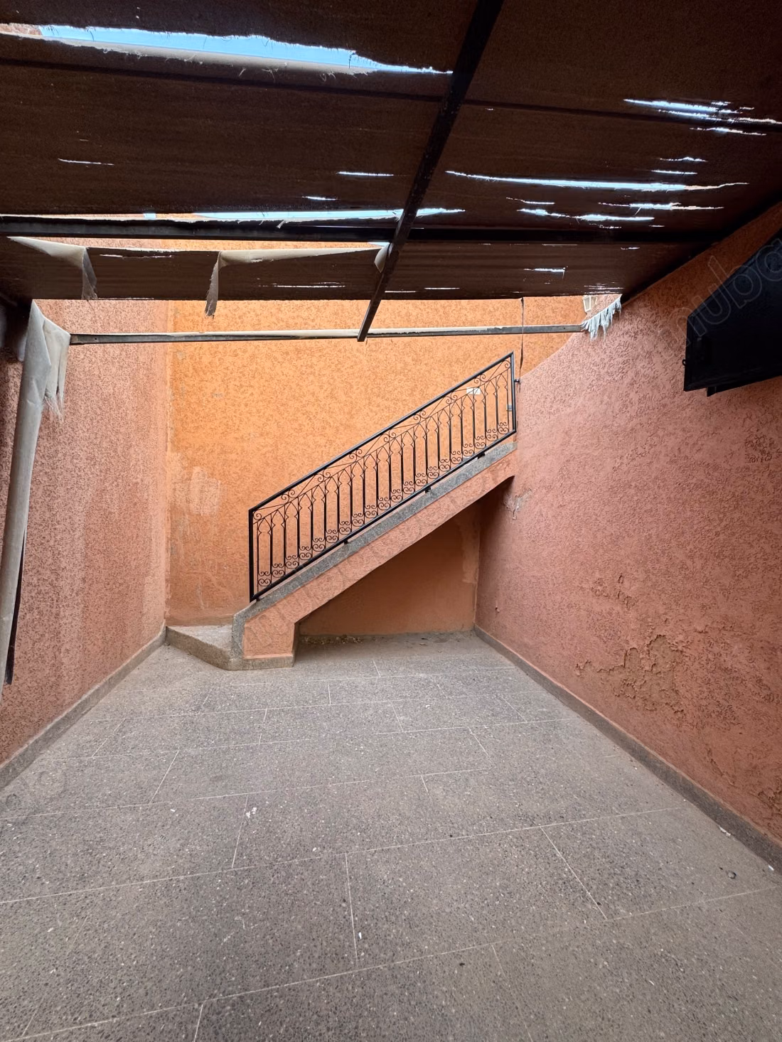 Entre sol aménagé 110 m² à louer à Riad Salam