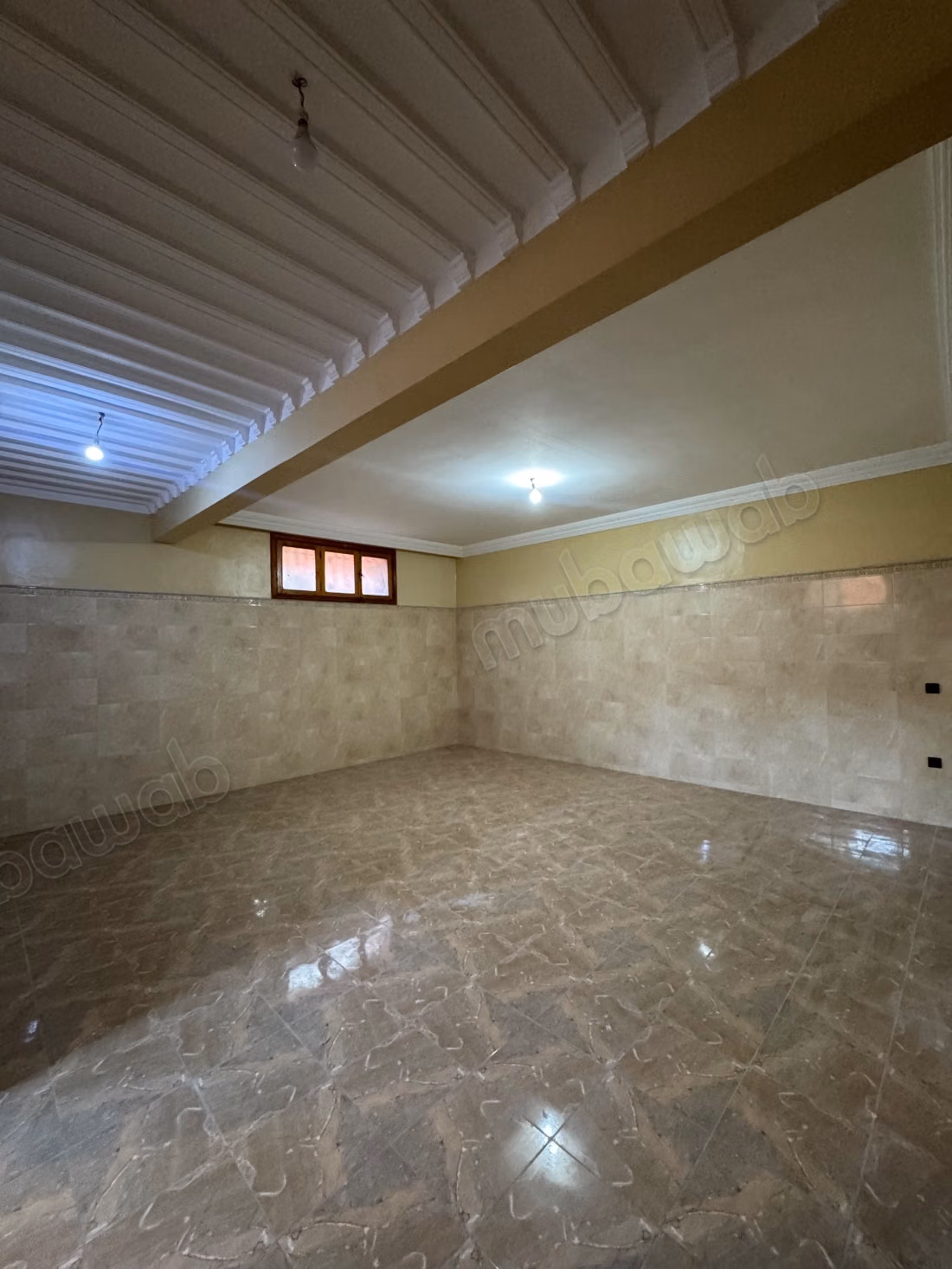 Entre sol aménagé 110 m² à louer à Riad Salam