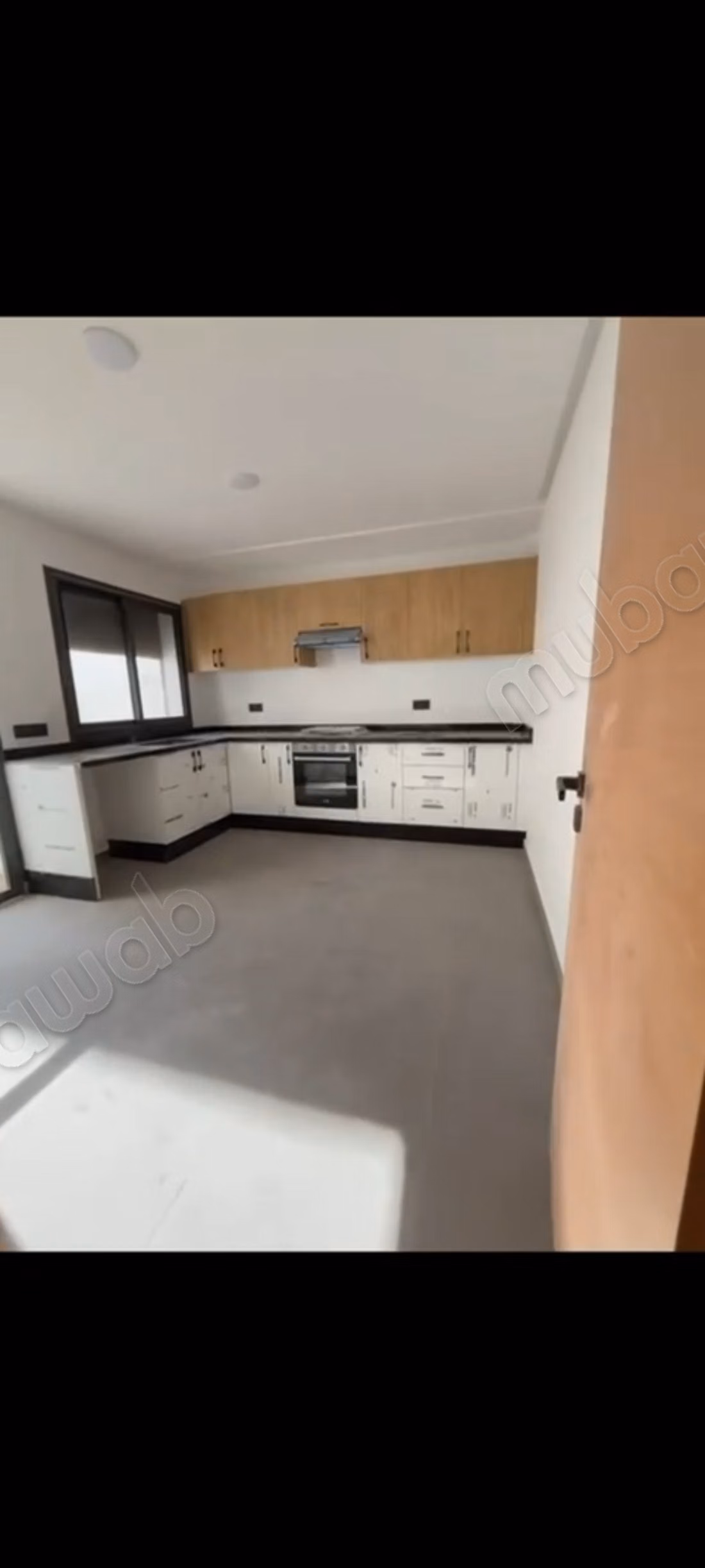 Appartement à vendre à Dar Bouazza. 2 belles chambres. Salon moderne