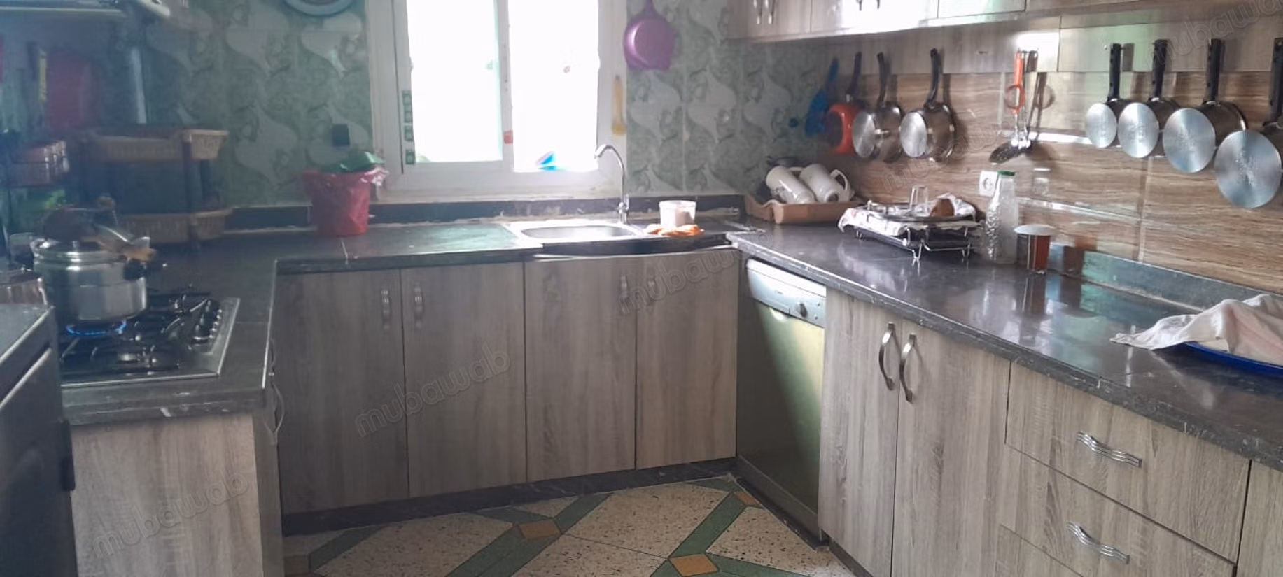 Appartement à l'achat à Zouagha.
Superficie 140 m².
Cuisine équipée — 5