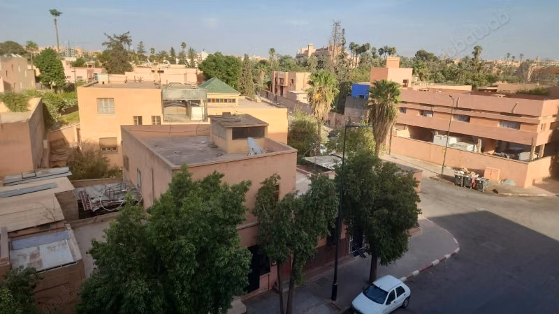 للايجار شقة فارغة قرب حاج بوجمعه