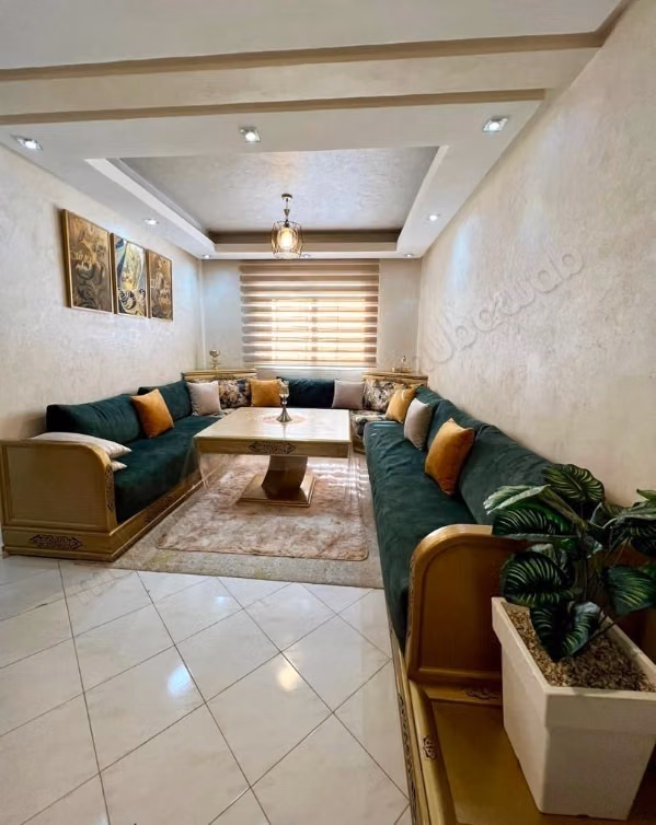 Superbe appartement à louer. Superficie totale de 60 m². Meublé