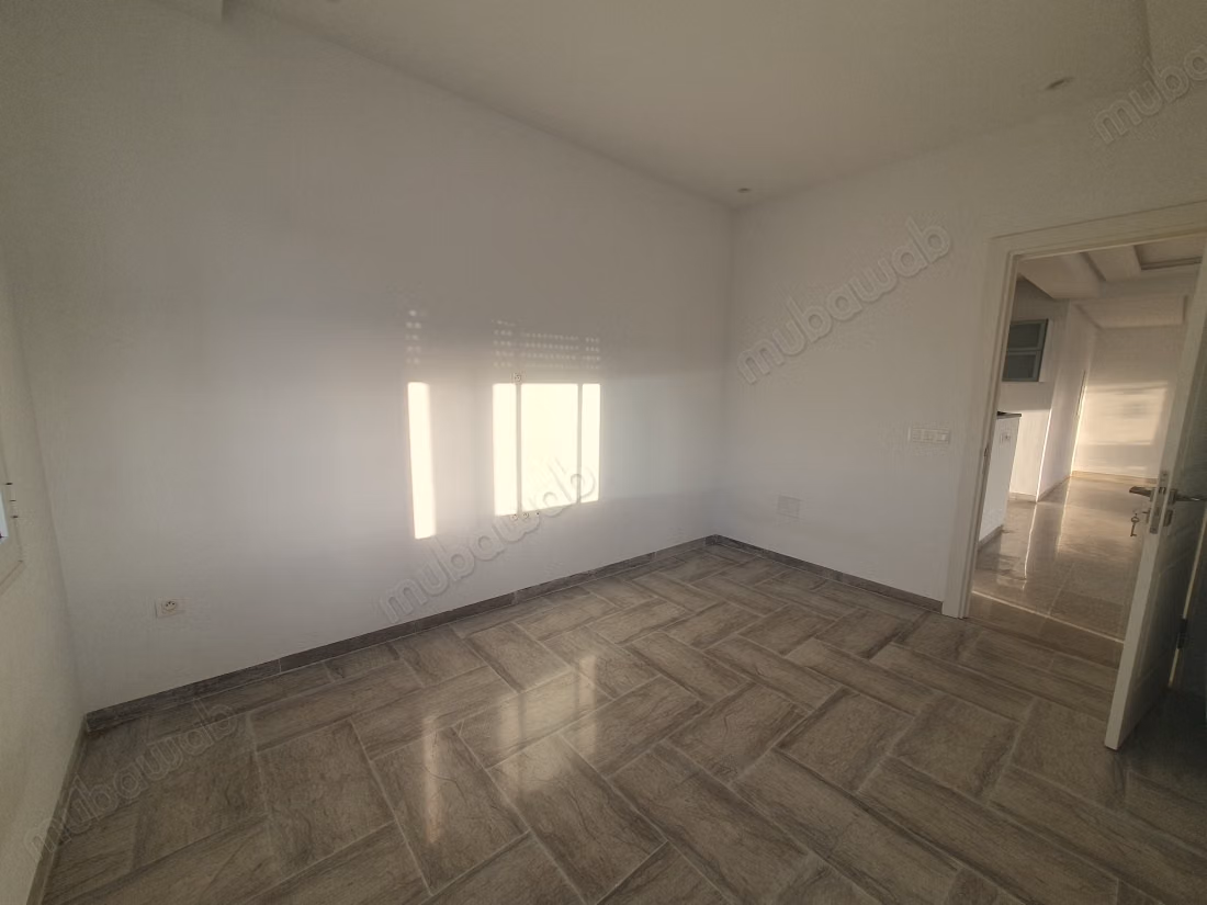 An empty S3 apartment in La Marsa