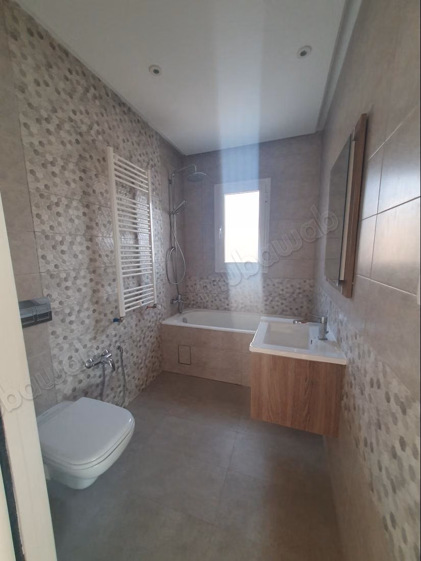 An empty S3 apartment in La Marsa