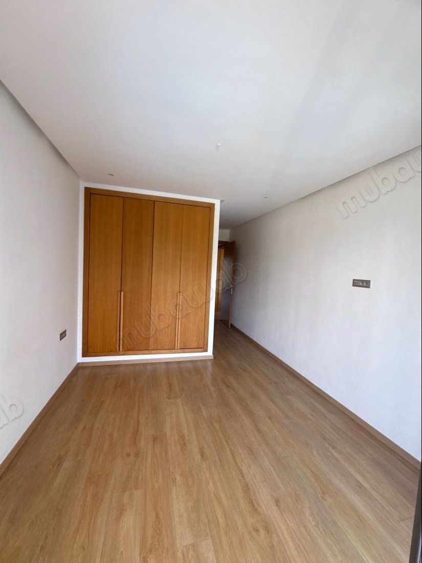 Bellissimo appartamento in affitto a Souissi. 2 camere da letto piacevoli. Salotto marocchino, sicurezza