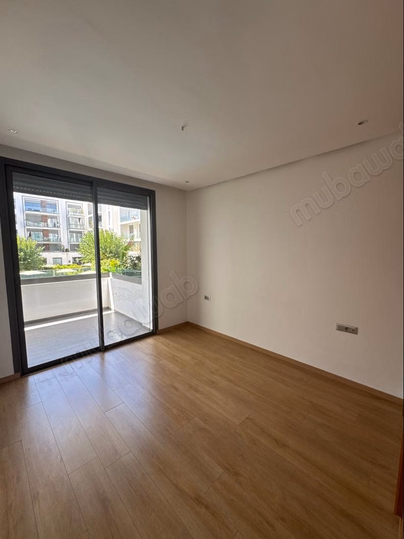 Bellissimo appartamento in affitto a Souissi. 2 camere da letto piacevoli. Salotto marocchino, sicurezza