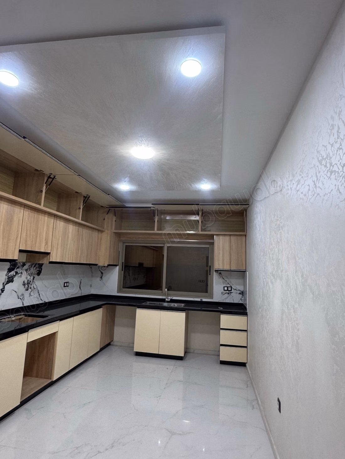 High-end villa for sale in El Jadida Florida, with 3 beautiful bedrooms. Large terrace