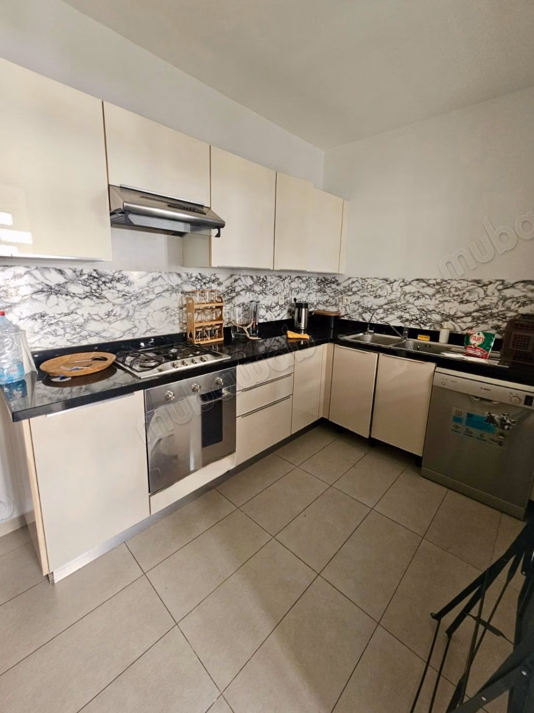 Appartement met 2 slaapkamers en terras – Waterwoning met zwembad in Mansouria