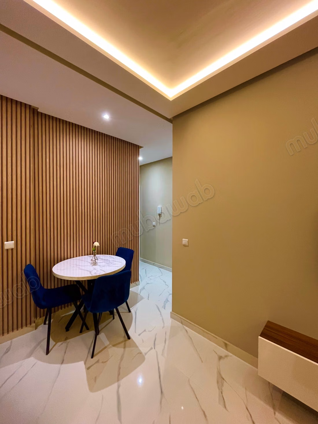 Vind een appartement te huur in Mghogha. 2 mooie kamers. Goed gemeubeld