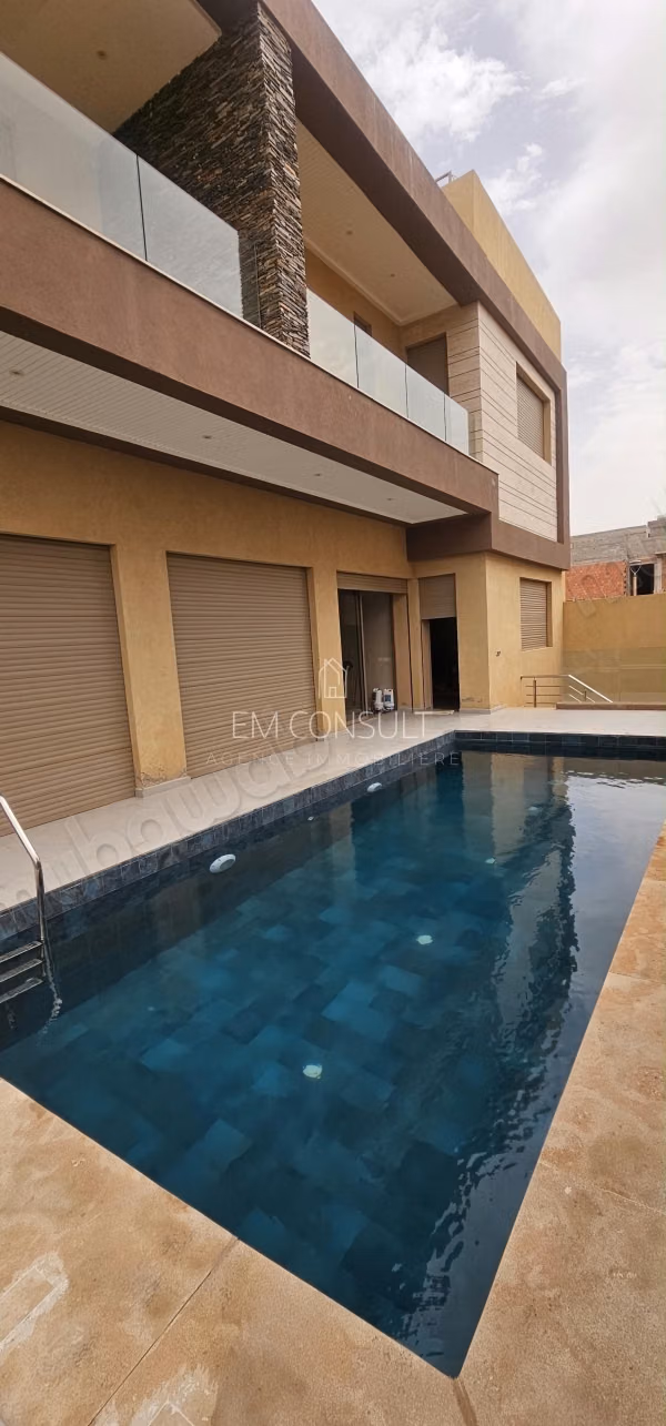 Te huur villa 7 kamers noria