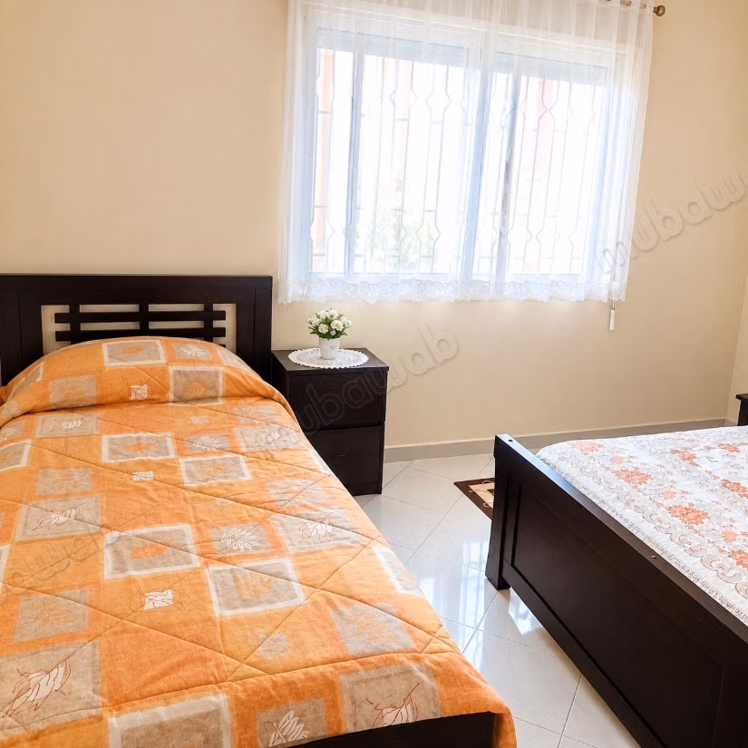 2 bedroom apartment 10 minutes' walk from the beach