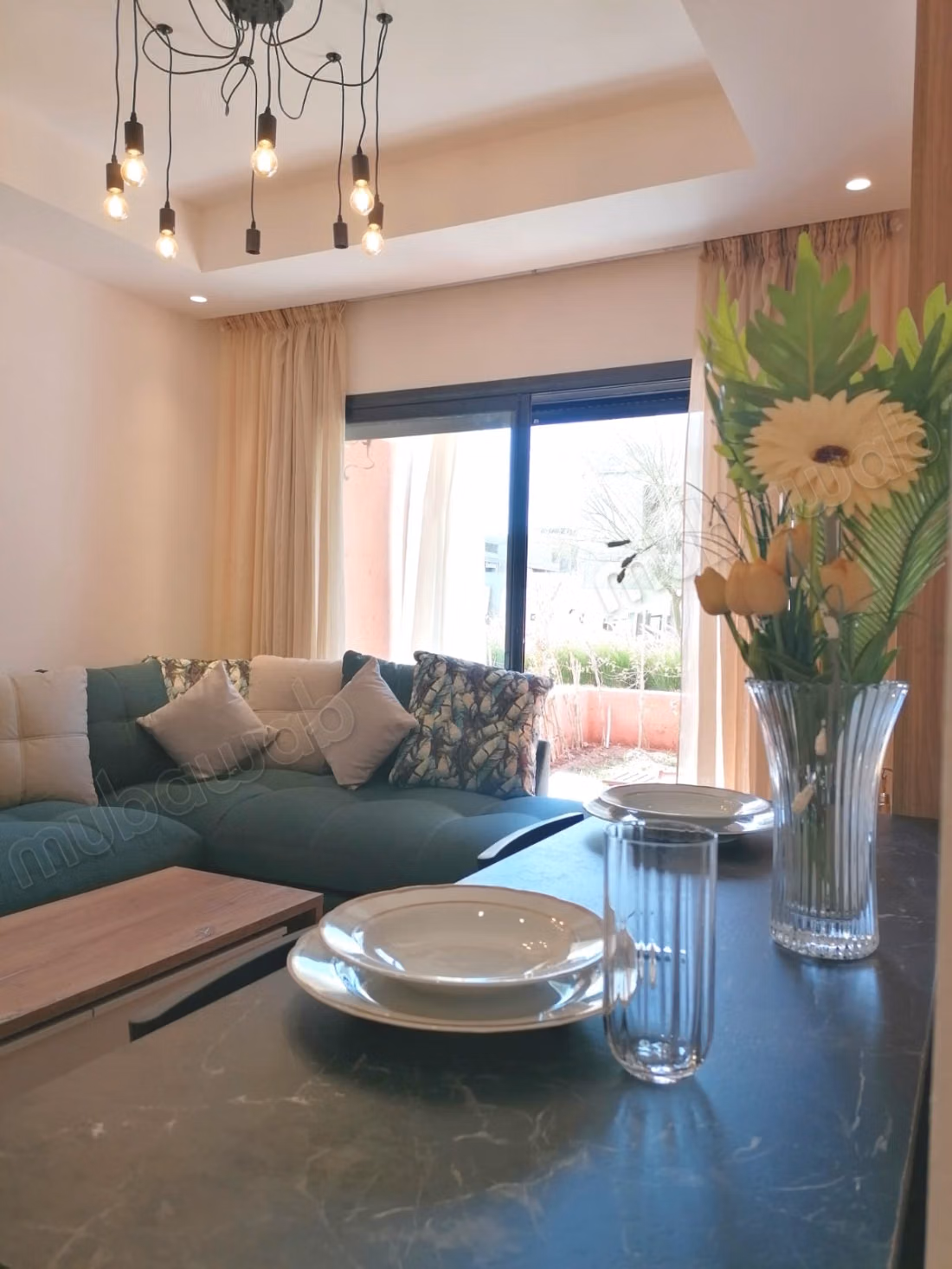 Mooie appartement te huur aan de Route de Tahanaout. 1 mooie slaapkamer. Goed gemeubileerd
