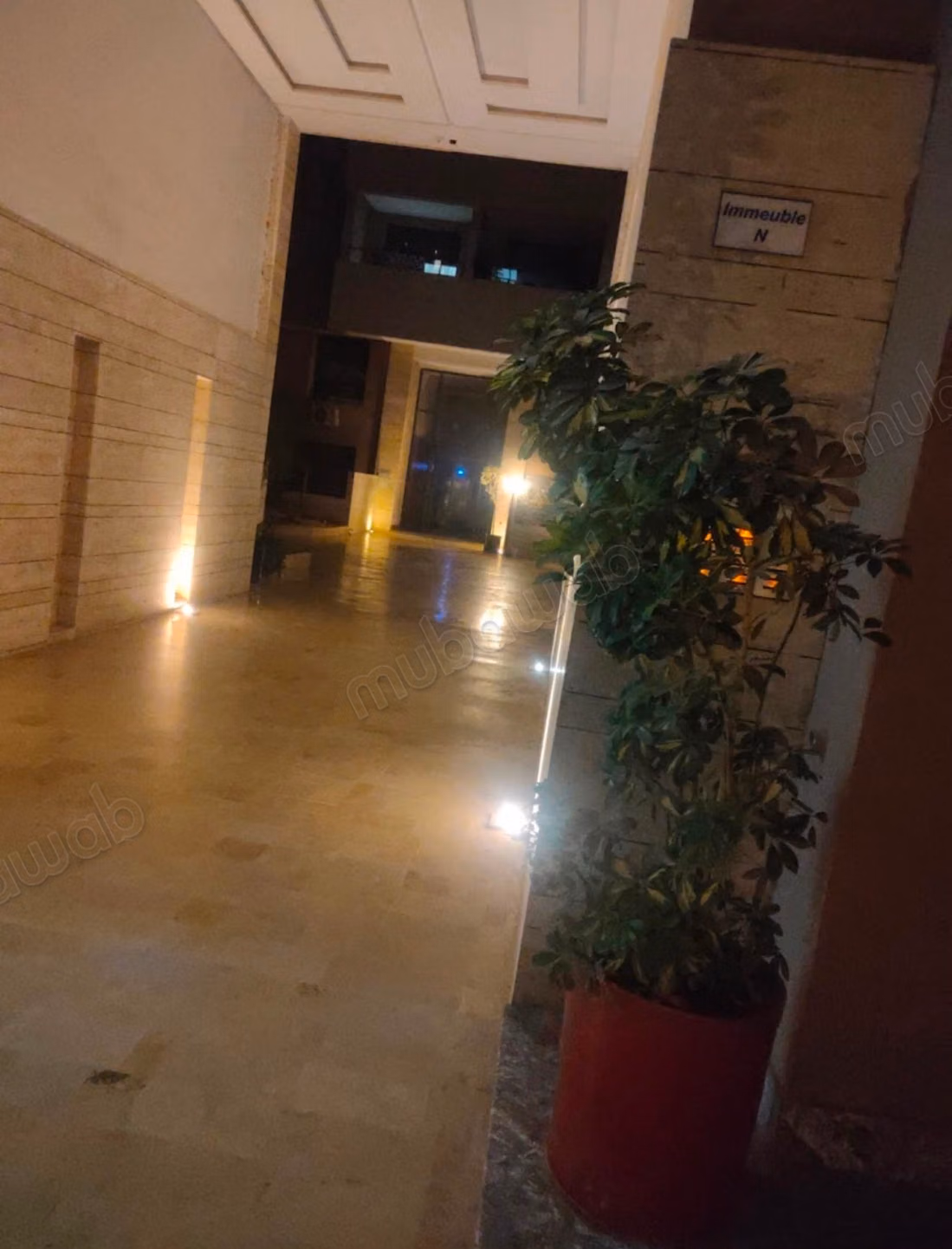 Appartement te huur in Ain Mezouar. 3 comfortabele slaapkamers. Gemeubileerd