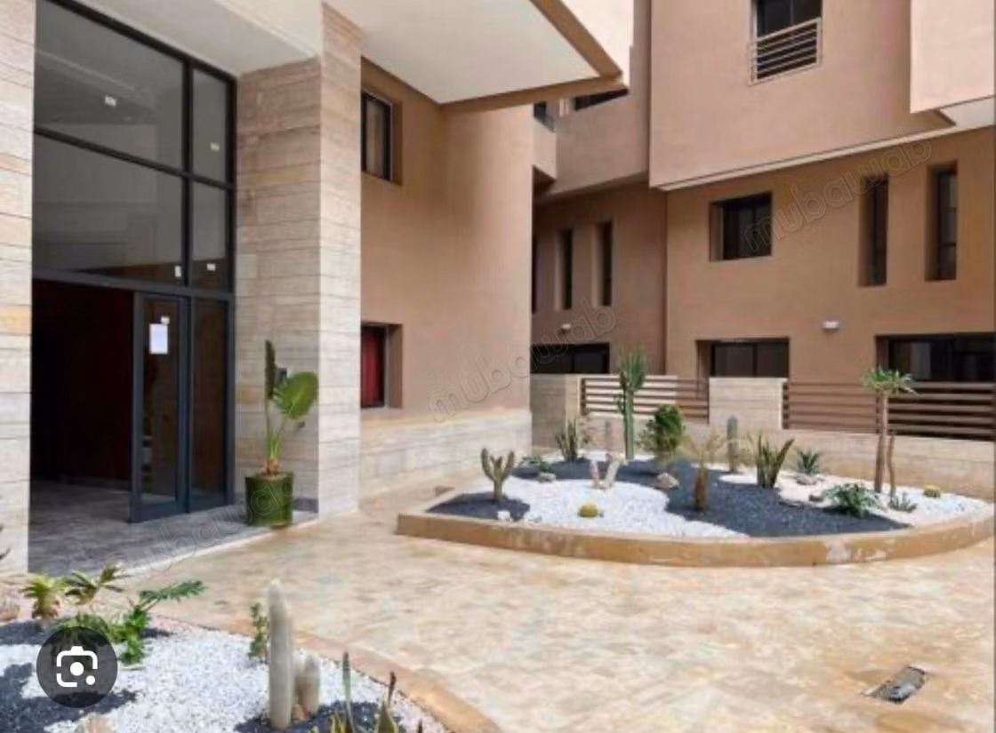 Appartement te huur in Ain Mezouar. 3 comfortabele slaapkamers. Gemeubileerd