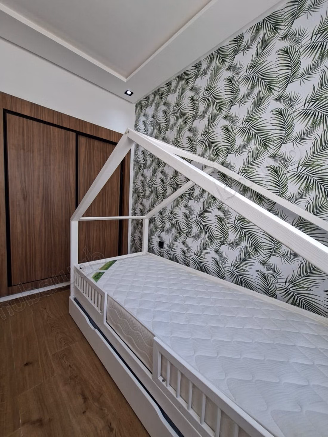 Appartement te huur in Ain Mezouar. 3 comfortabele slaapkamers. Gemeubileerd