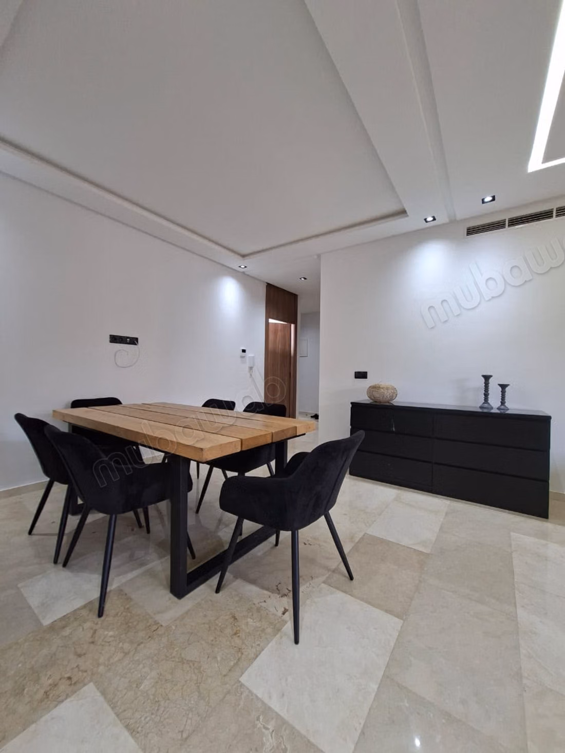 Appartement te huur in Ain Mezouar. 3 comfortabele slaapkamers. Gemeubileerd