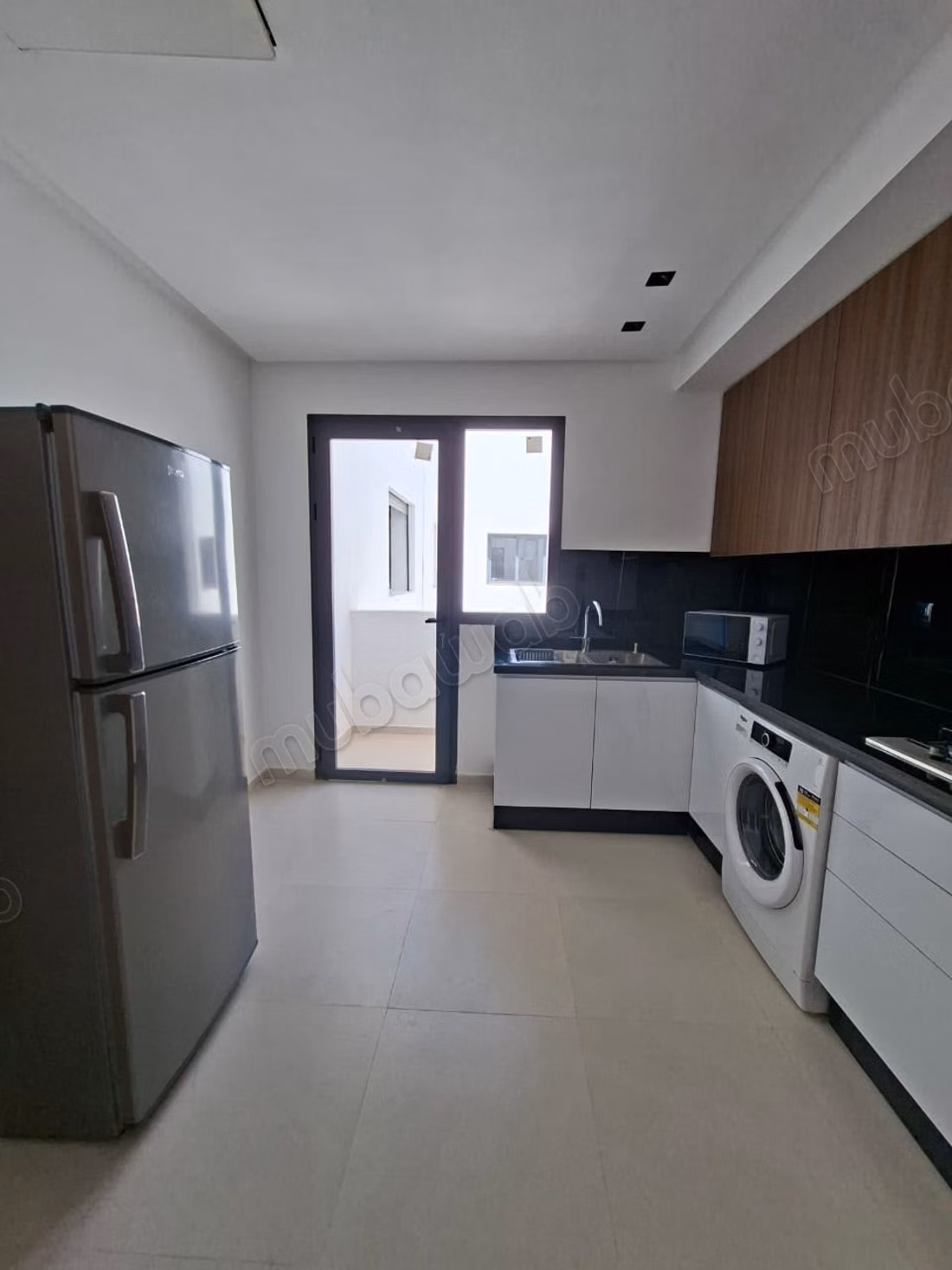 Appartement te huur in Ain Mezouar. 3 comfortabele slaapkamers. Gemeubileerd