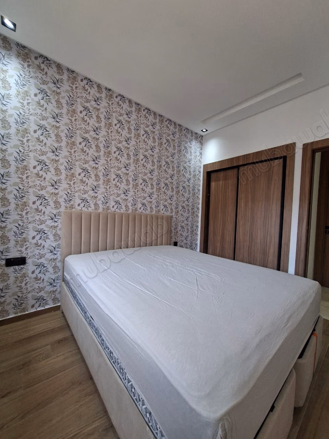 Appartement te huur in Ain Mezouar. 3 comfortabele slaapkamers. Gemeubileerd