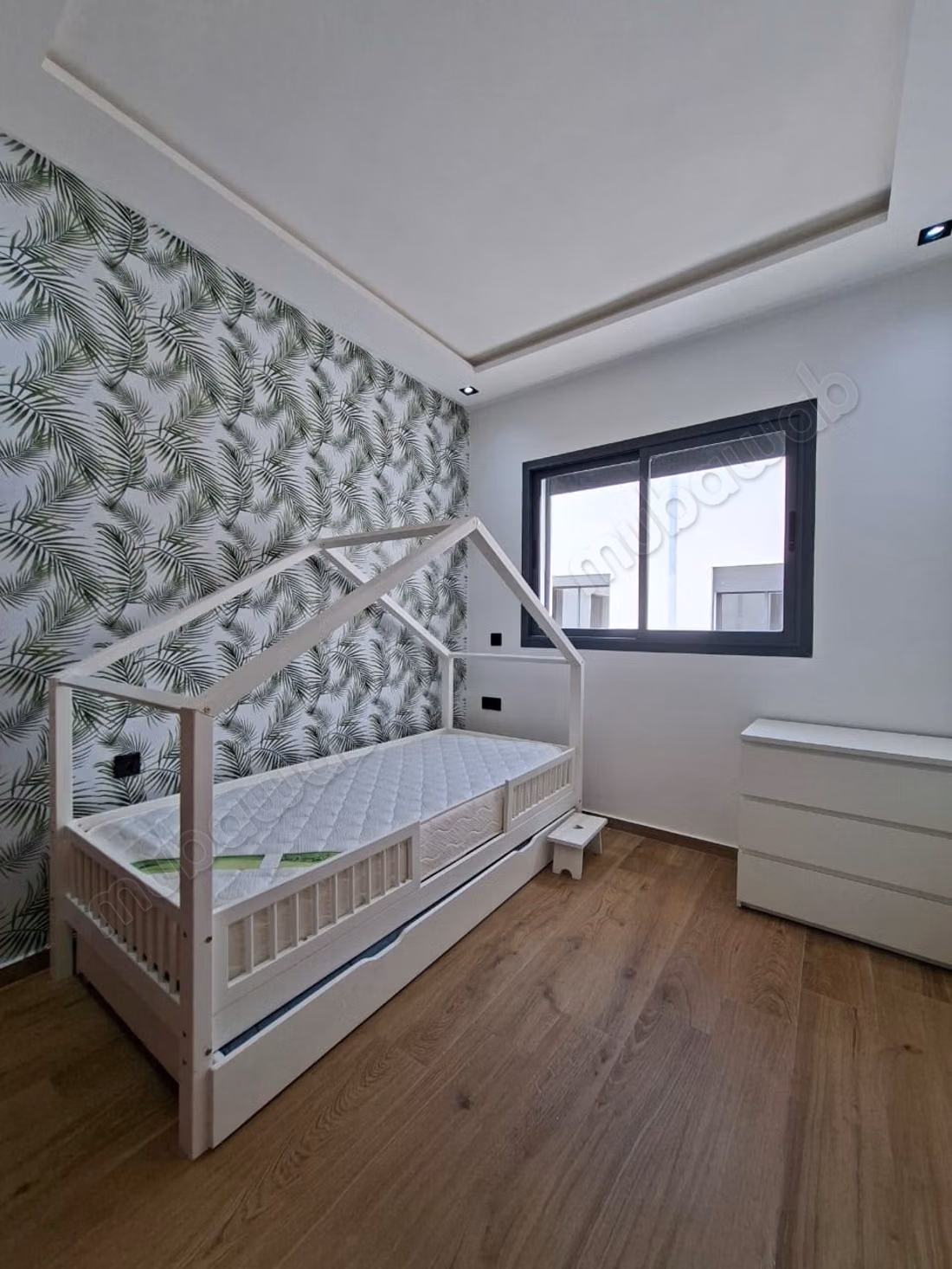 Appartement te huur in Ain Mezouar. 3 comfortabele slaapkamers. Gemeubileerd