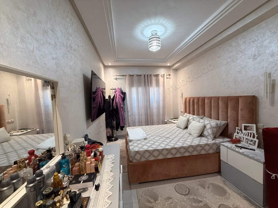 Prachtig appartement te koop aan Route de Safi. Mabrouka 3 mooie slaapkamers. Terras en lift