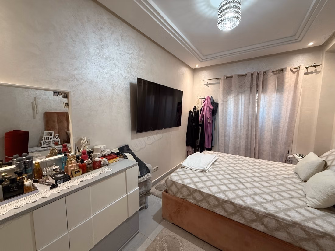 Prachtig appartement te koop aan Route de Safi. Mabrouka 3 mooie slaapkamers. Terras en lift
