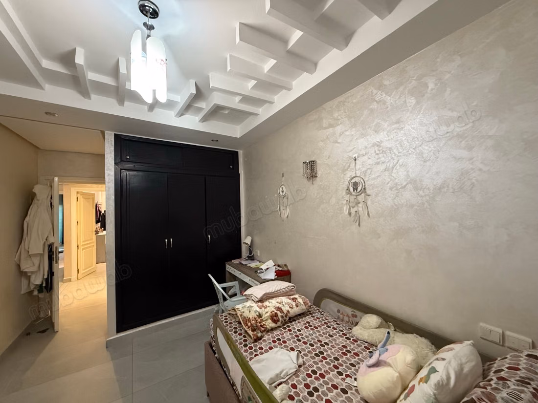 Prachtig appartement te koop aan Route de Safi. Mabrouka 3 mooie slaapkamers. Terras en lift