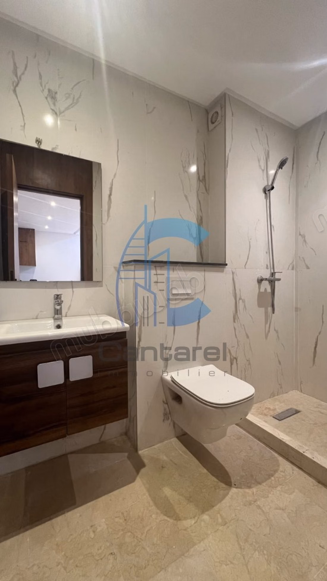 New duplex 3 bedrooms on the ground floor rented furnished Victor Hugo