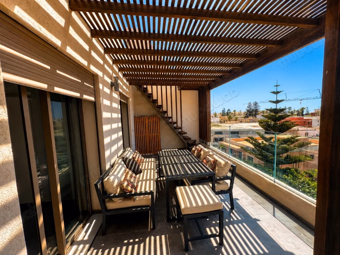 Villa de luxe à vendre à Al Burj. 2 belles chambres. Meublé
